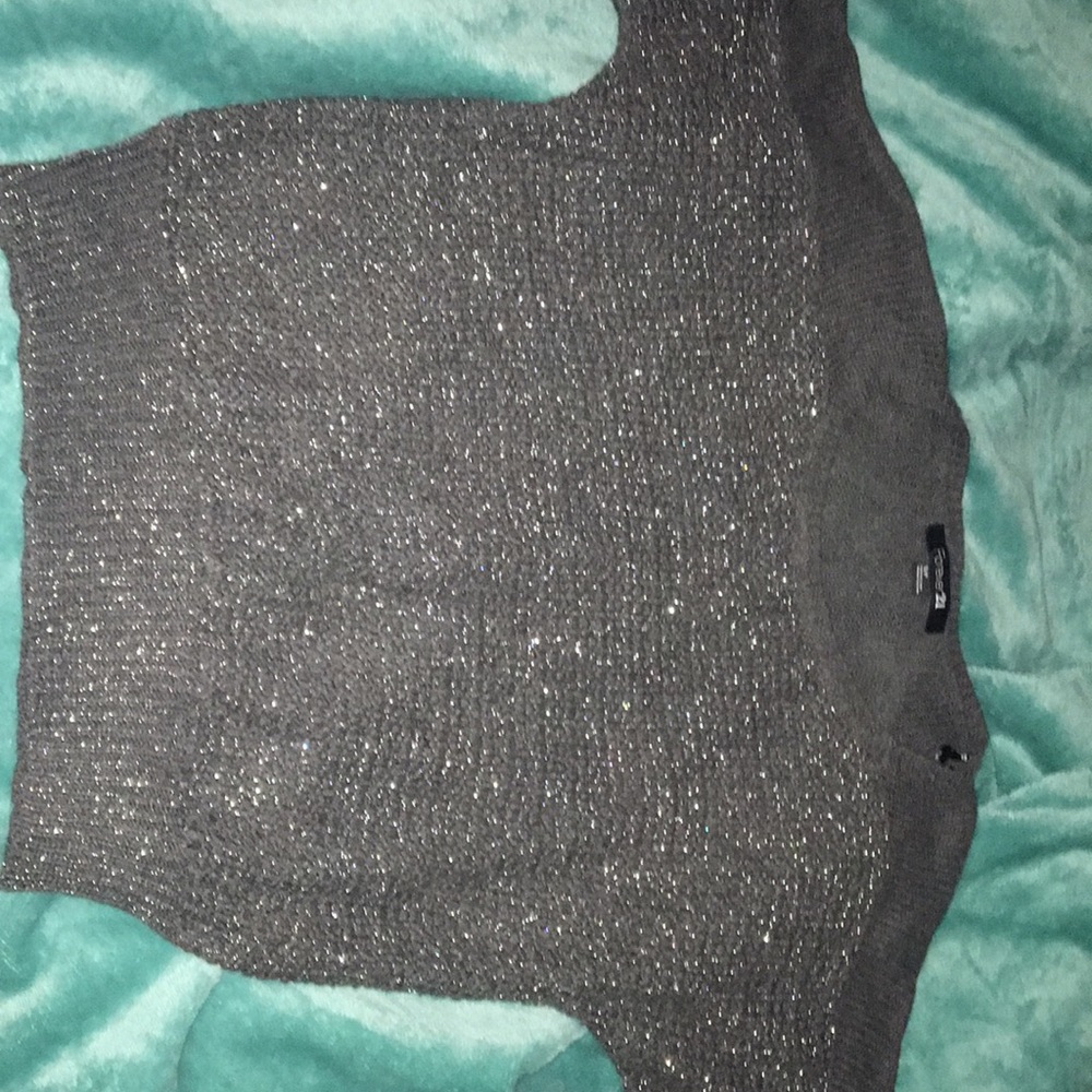 Short sleeve sweater shirt, super cute and sparkly